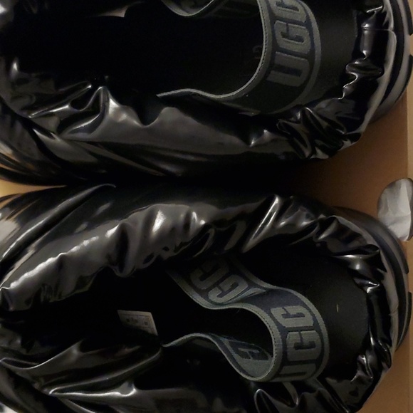 UGG Spaceslider Slippers - Picture 9 of 10